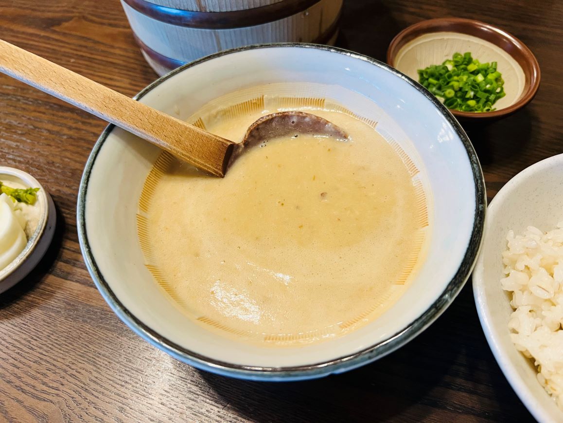 【丁子屋】静岡市丸子にある大人気とろろ汁専門店でこだわりの自然薯料理を堪能！ - ちしき旅