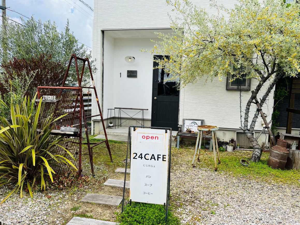 24cafe にじかふぇ 磐田市で人気のおしゃれカフェ お店自慢のチーズケーキは絶品 静岡おすすめスイーツ ちしき旅