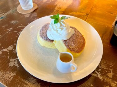 【Hana Sweets｜ハナスイーツ】島田市にある人気隠れ家カフェ！絶品ふわふわパンケーキを堪能♪